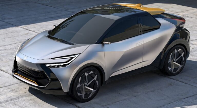 2025 Toyota C-HR Pictures